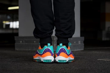 Die besten on-feet Bilder des Air Max 98 Miami
