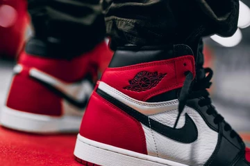 Nike Air Jordan 1 Bred Toe