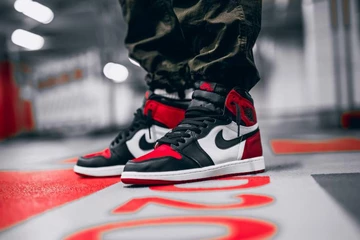 Nike Air Jordan 1 Bred Toe