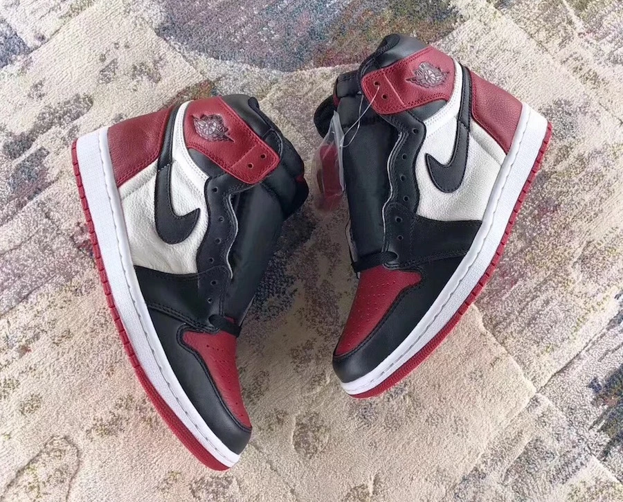 Nike Air Jordan 1 Bred Toe Dead Stock