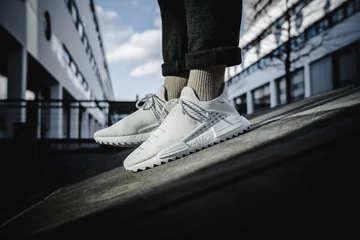 Die besten on-feet Bilder des adidas x Pharrell Hu NMD Trail Ho