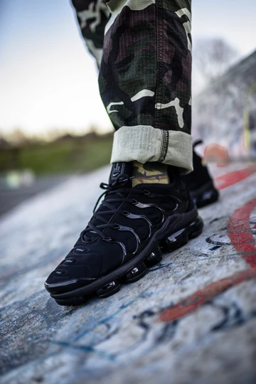 Nike Air VaporMax Plus Triple Black - on feet