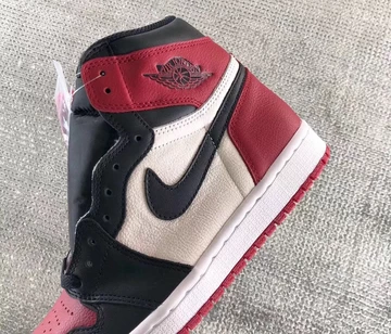 Nike Air Jordan 1 Bred Toe