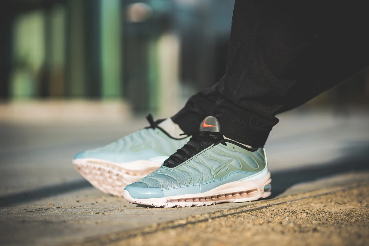 Air max 97 plus layer cake online