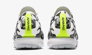 Nike x ACRONYM Air Vapormax Moc 2 Light Bone