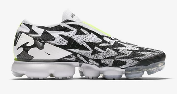 Nike x ACRONYM Air Vapormax Moc 2 Light Bone