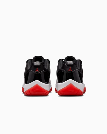 Jordan 11 Low Bred Paar Fersen
