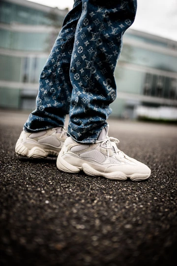 adidas Yeezy 500 Blush - on feet