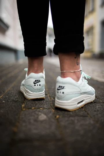 Nike Air Max 1 SI WMNS - on feet