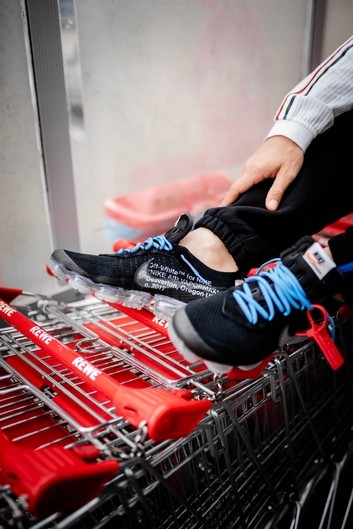 Off white vapormax black on feet hotsell