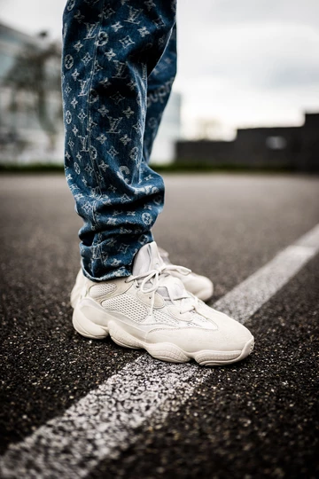 adidas Yeezy 500 Blush - on feet