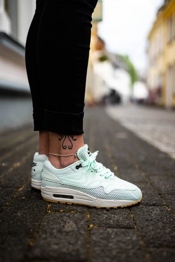 Nike Air Max 1 SI WMNS - on feet