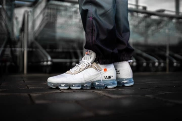 OFF-WHITE x Nike Air VaporMax White - on feet
