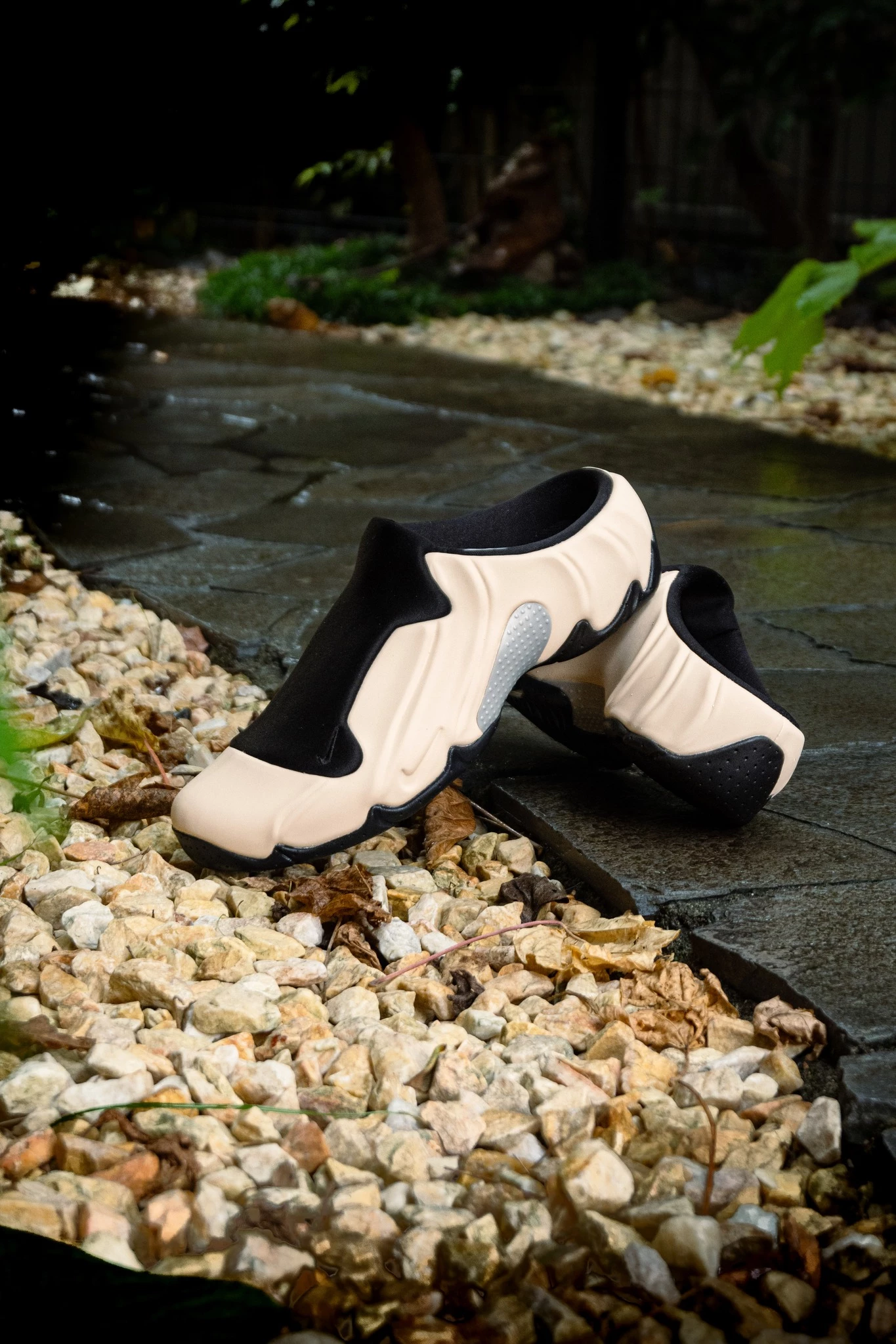 ◆正規品◆NIKE CLOGPOSITE SAND DRIFT◆関税/送料込◆男女共用 Nike Unisex Clogposite Sand Drift / Black Slip On Sneakers