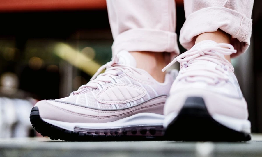 Nike Air Max 98 Barely Rose AH6799-600 Dead Stock