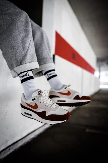 Am Fuß: Nike Air Max 1 Mars Stone