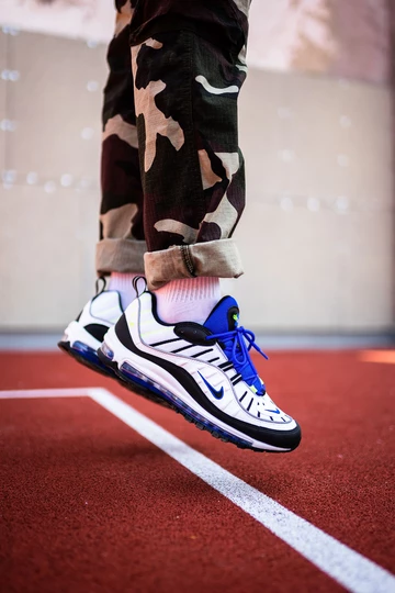 Am Fuß: Nike Air Max 98 Racer Blue