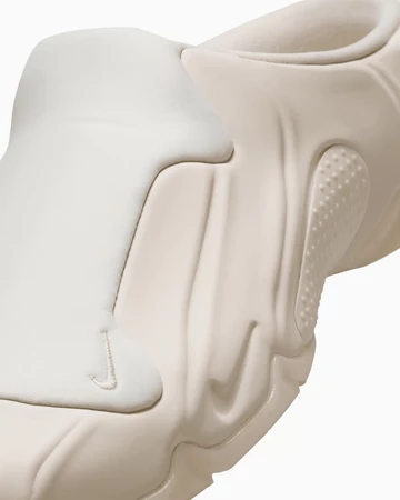 Nike Clogposite Light Orewood Brown Closeup