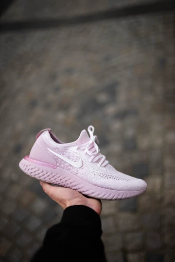 Nike Epic Flyknit React Pink - on feet