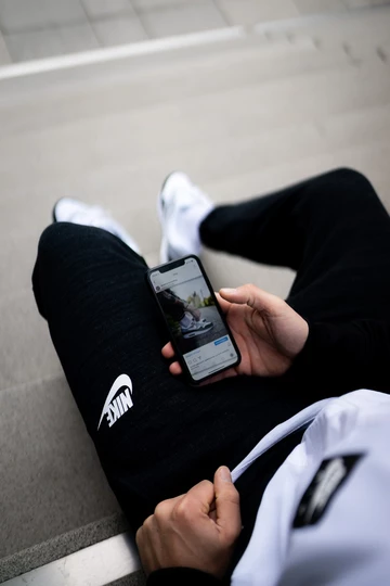 Outfit: Nike Sportswear x Air Max 1 Grey/Black