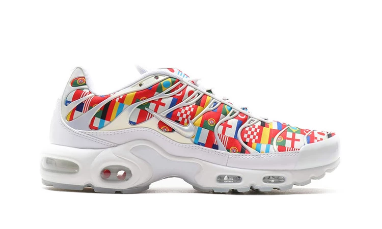 Nike Air Max Plus NIC International Flag Dead Stock