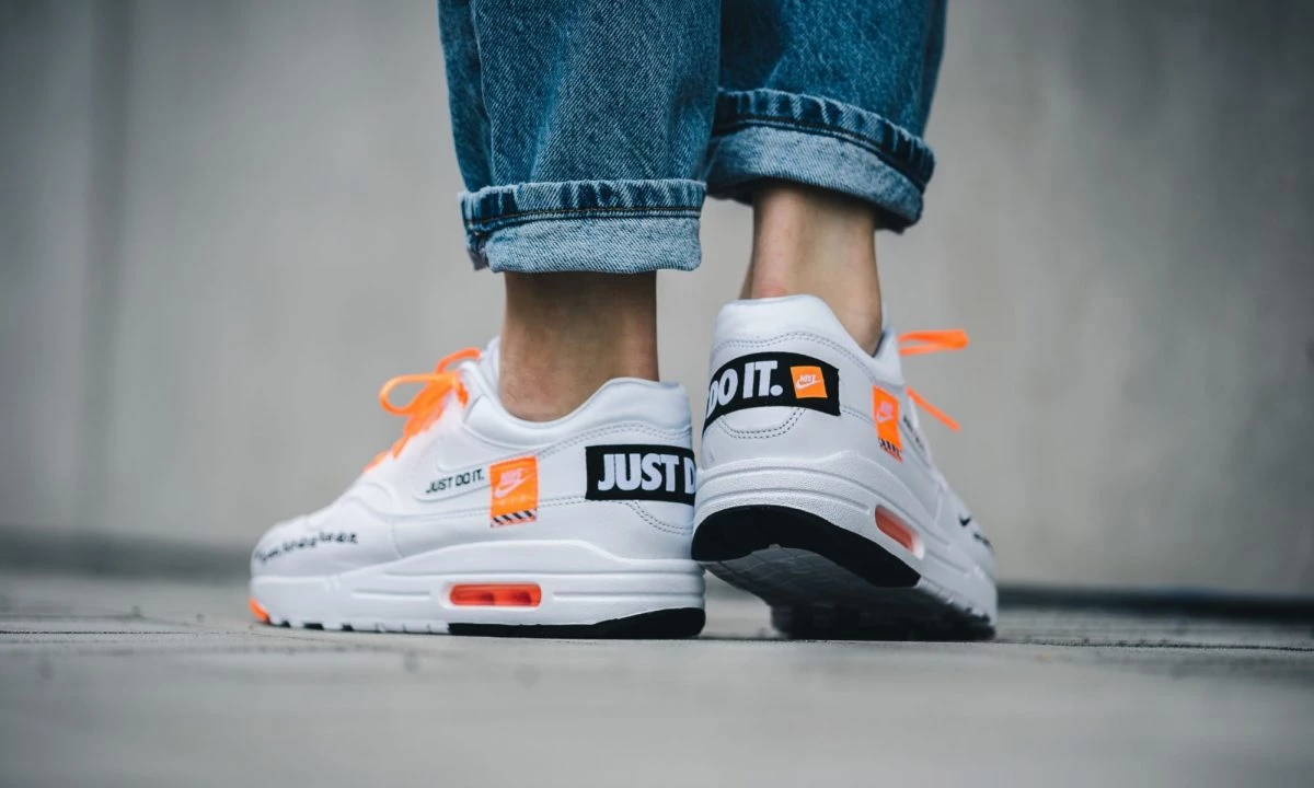 Nike WMNS Air Max 1 Lux Just Do It Pack White Dead Stock