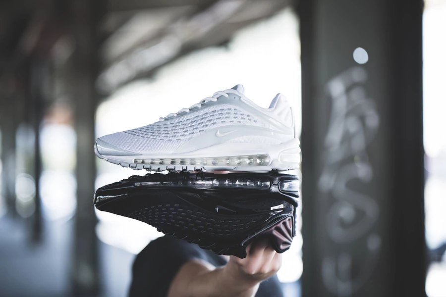 Nike Air Max Deluxe All Black Dead Stock