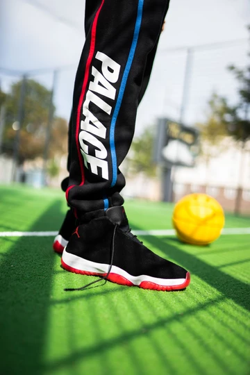 Air Jordan Future BRED - on feet
