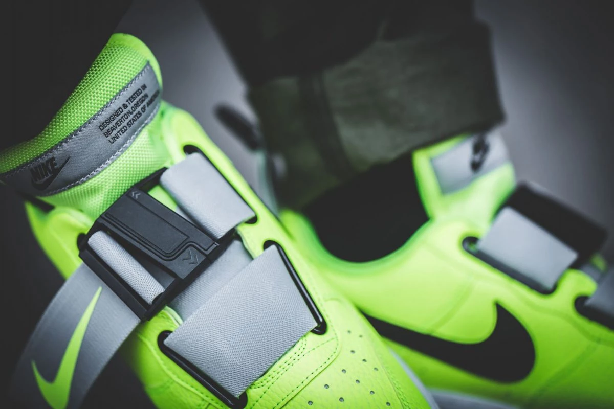 Nike air force 1 utility volt strap online