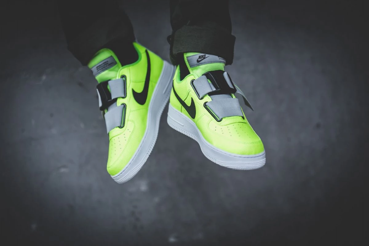 Nike air force 1 utility strap volt best sale