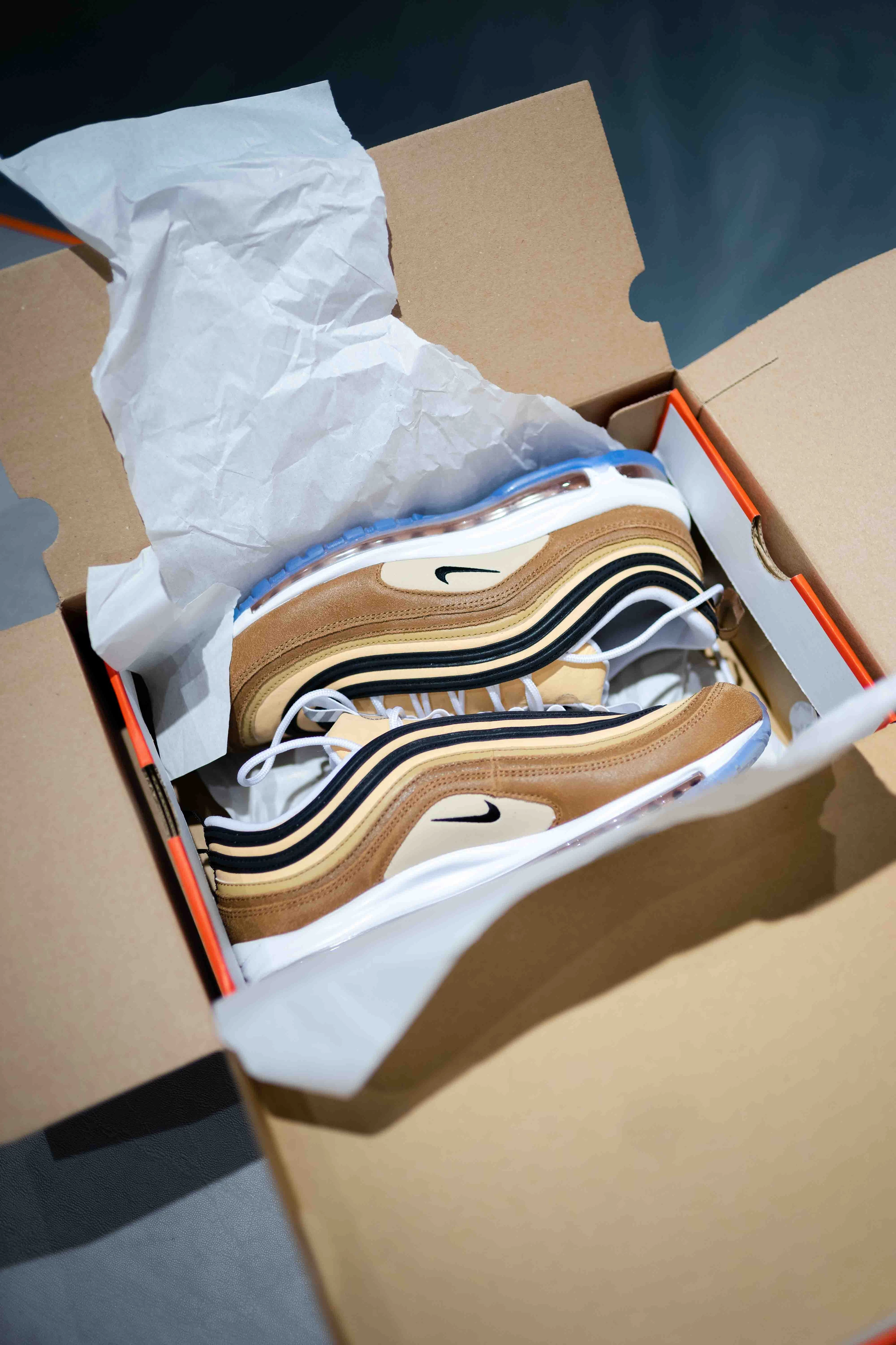 Nike Air Max 97 Shipping Box Gold Dead Stock