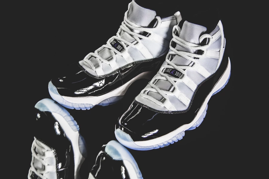 Nike Air Jordan 11 Concord 378037-100 Dead Stock