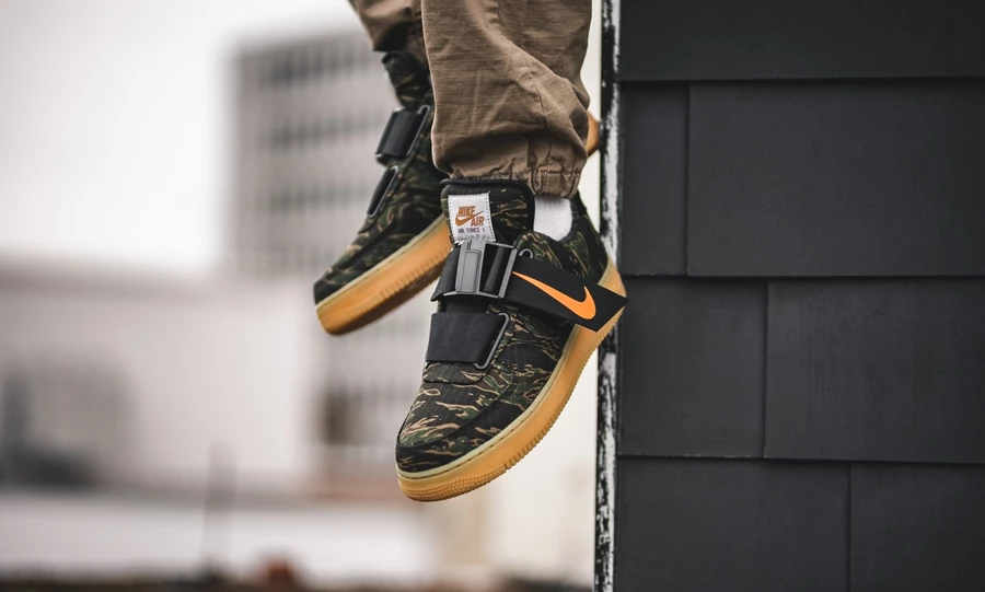 Nike x Carhartt WIP Air Force Utility Low PRM AV4112-300 Dead