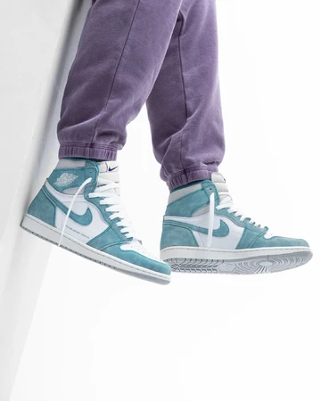 Nike Air Jordan 1 Turbo Green - die besten on-feet Bilder
