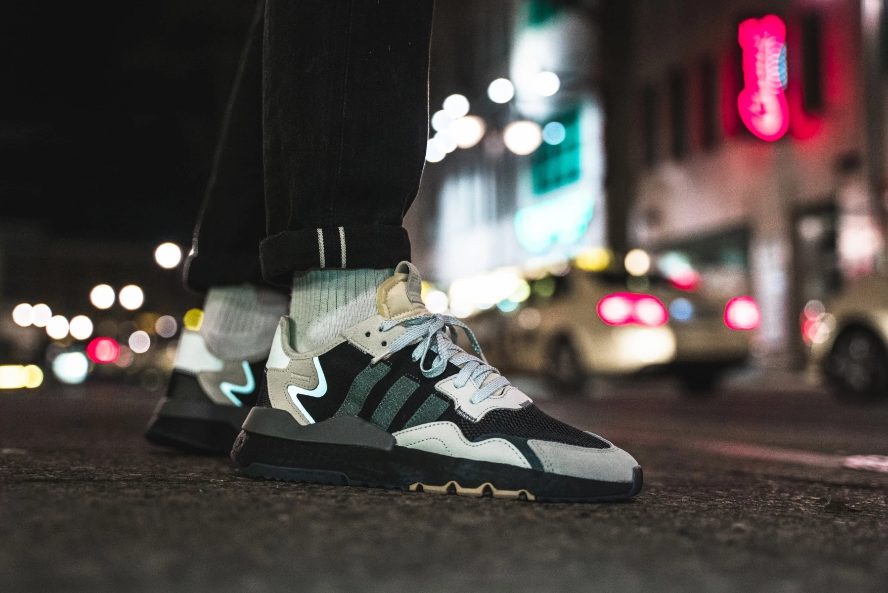 Adidas originals nite jogger ftwr white best sale