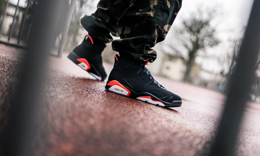 Nike Air Jordan 6 Retro Black Infrared 384664-060 | Dead Stock