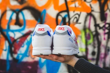 Asicstiger Gel-Saga Tiger Flash Coral