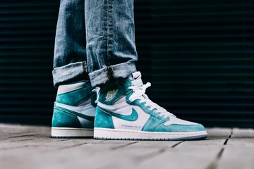 Nike Air Jordan 1 Turbo Green - die besten on-feet Bilder