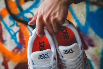 Asicstiger Gel-Saga Tiger Flash Coral