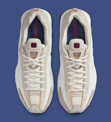 Nike Shox R4 Phantom Paar von oben