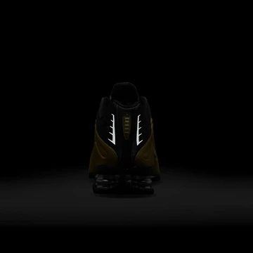 Nike Shox R4 Black Metallic Gold Mood glow in the dark 3
