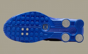 Nike Shox R4 Racer Blue von unten