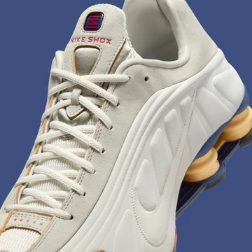 Nike Shox R4 Phantom Detail