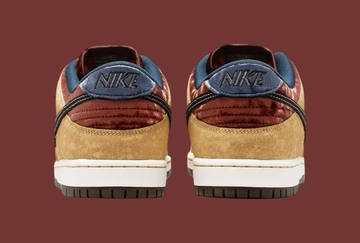 Nike SB Dunk Low City of Cinema von hinten
