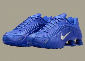 Nike Shox R4 Racer Blue schräg frontal
