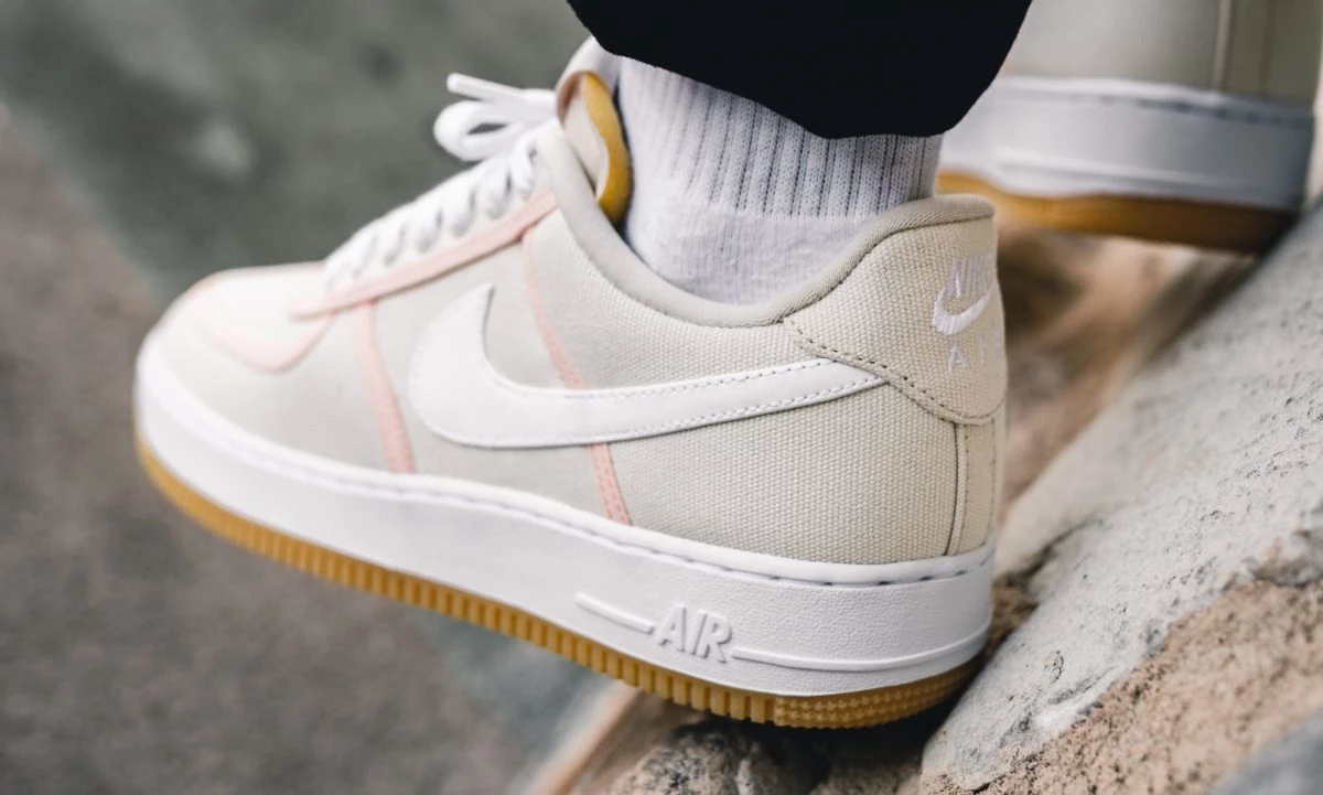 Nike Air Force 1 PRM Light Cream Canvas on feet Dead Stock