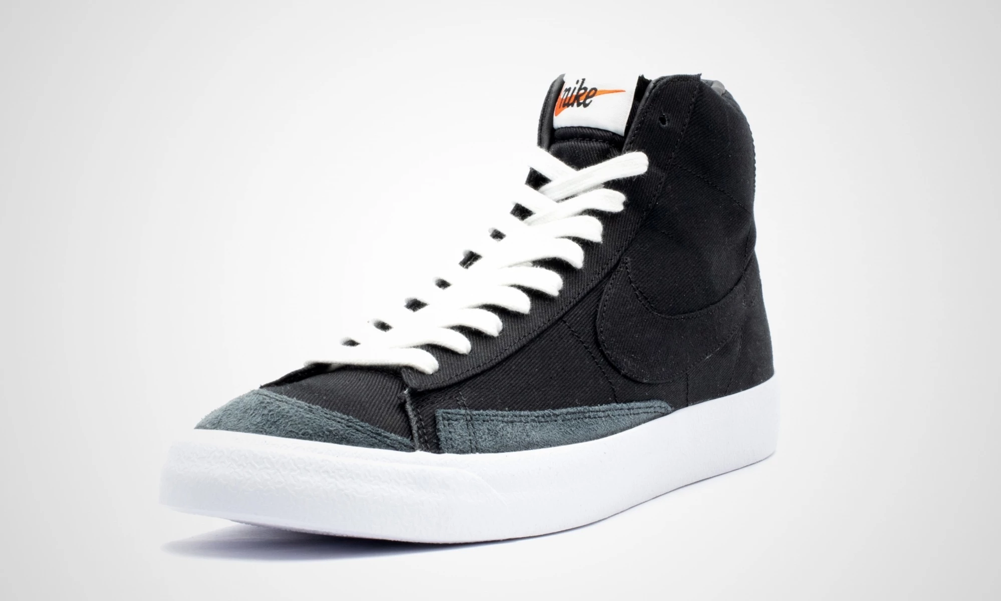 Black canvas nike online