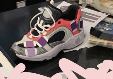 Guess und Sean Wotherspoon mit einem eigenen Sneaker?