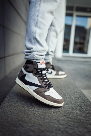 Nike Run Vest x Travis Scott Jordan 1 - Outfit