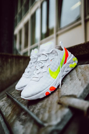 Nike Element React 55 Hyper Crimson - Black & White